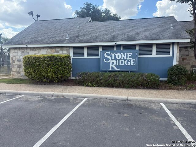 Listing photo id 18 for 12205 Stoney Xing