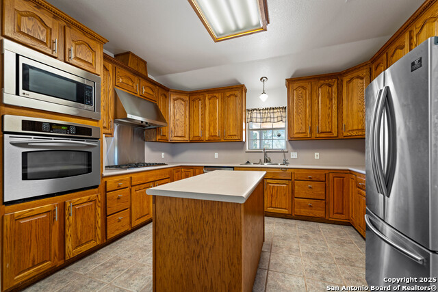 Listing photo id 9 for 6505 Fm 541  