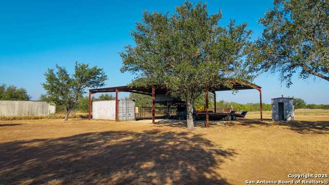 Listing photo id 23 for 6505 Fm 541  