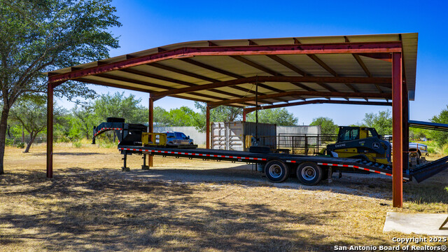 Listing photo id 29 for 6505 Fm 541  