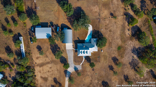 Listing photo id 34 for 6505 Fm 541  