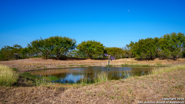 Listing photo id 4 for 6505 Fm 541  