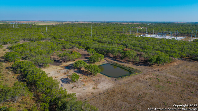 Listing photo id 6 for 6505 Fm 541  