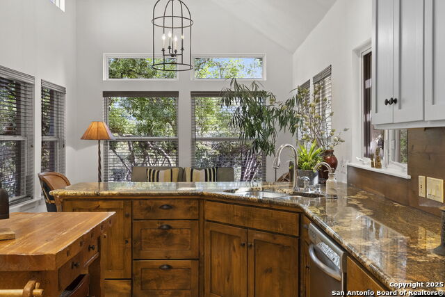 Image 14 of 60 For 121 Saddle View