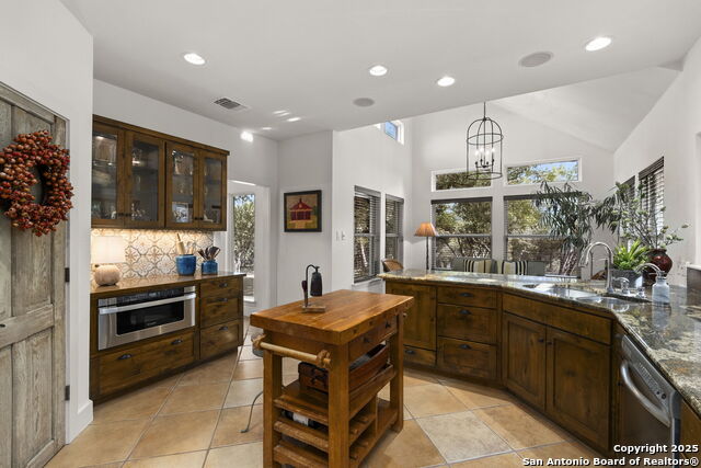 Image 15 of 60 For 121 Saddle View