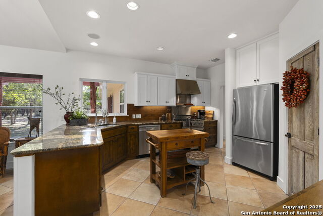 Image 16 of 60 For 121 Saddle View