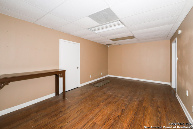 Listing photo id 12 for 12153 Valliant  1-3