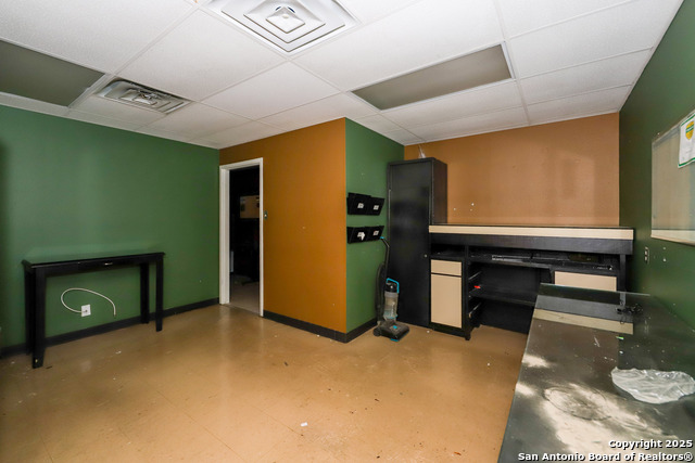 Listing photo id 16 for 12153 Valliant  1-3