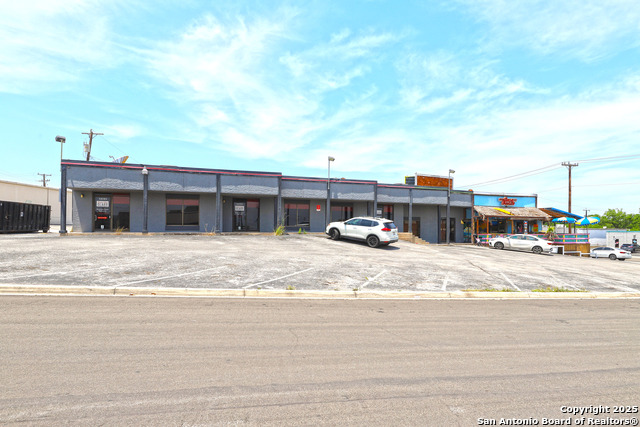 Listing photo id 0 for 12153 Valliant  1-3