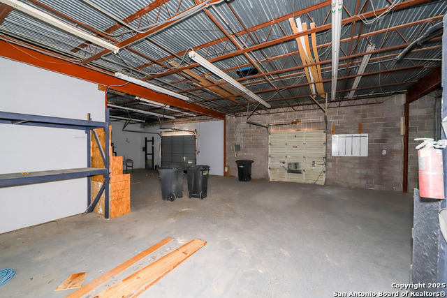 Listing photo id 19 for 12153 Valliant  1-3