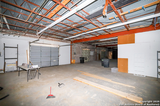 Listing photo id 25 for 12153 Valliant  1-3