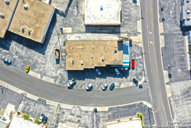 Listing photo id 30 for 12153 Valliant  1-3