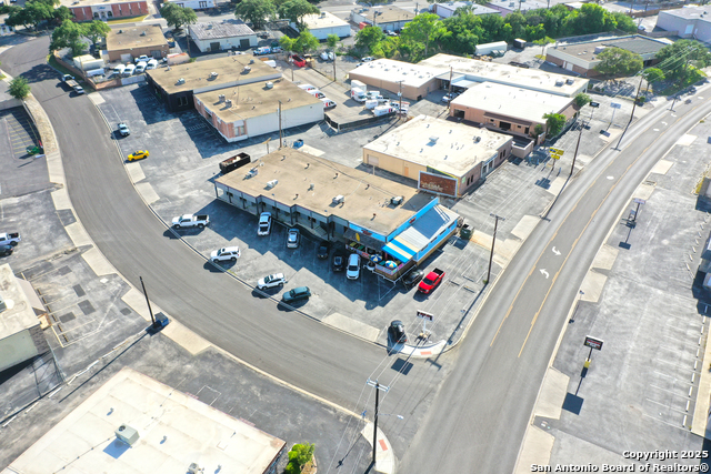 Listing photo id 33 for 12153 Valliant  1-3