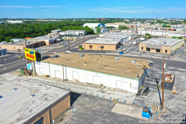 Listing photo id 7 for 12153 Valliant  1-3