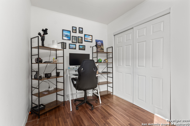 Image 13 of 27 For 8702 Village Dr  103