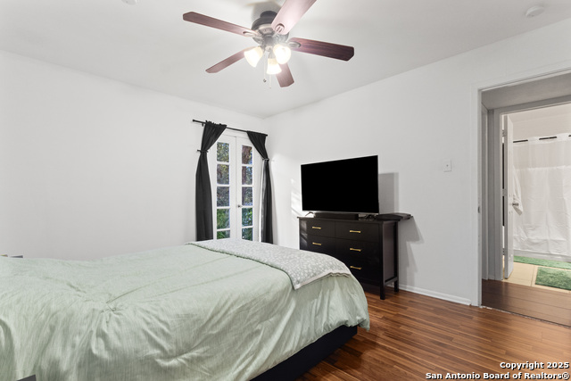 Image 18 of 27 For 8702 Village Dr  103
