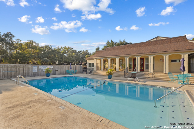 Image 20 of 27 For 8702 Village Dr  103