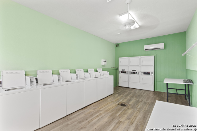 Image 22 of 27 For 8702 Village Dr  103