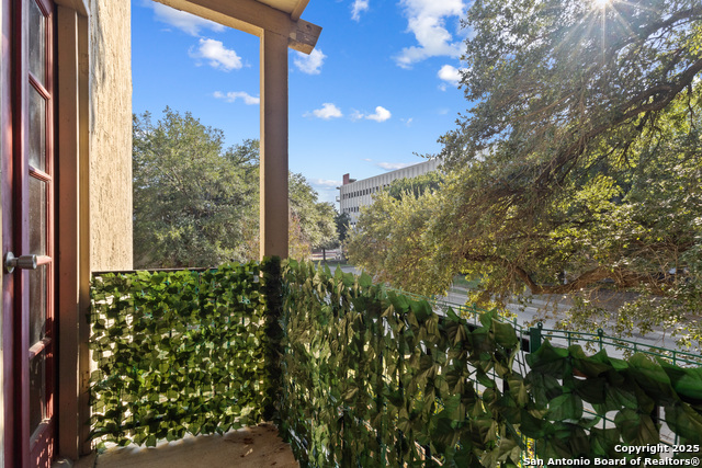 Image 26 of 27 For 8702 Village Dr  103