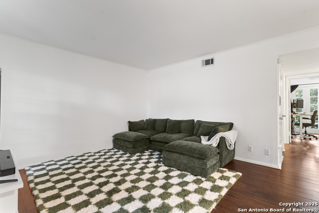 Image 4 of 27 For 8702 Village Dr  103