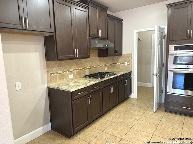 Listing photo id 8 for 3215 Highline