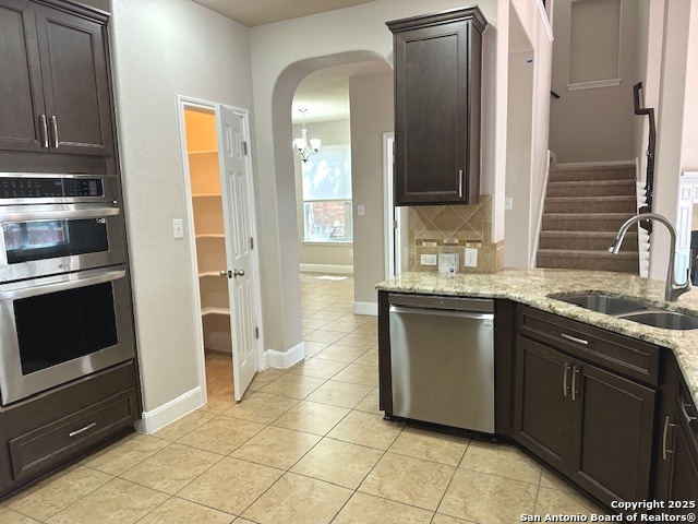 Listing photo id 10 for 3215 Highline