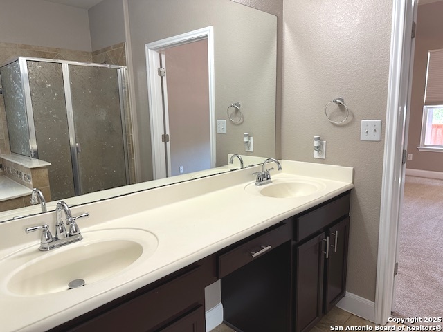Listing photo id 21 for 3215 Highline