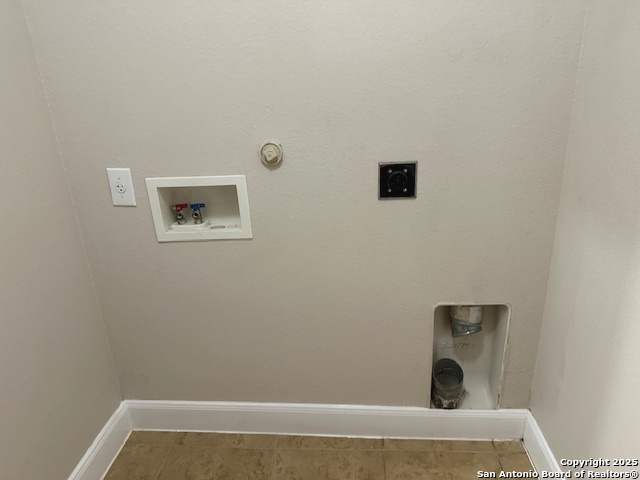 Listing photo id 25 for 3215 Highline