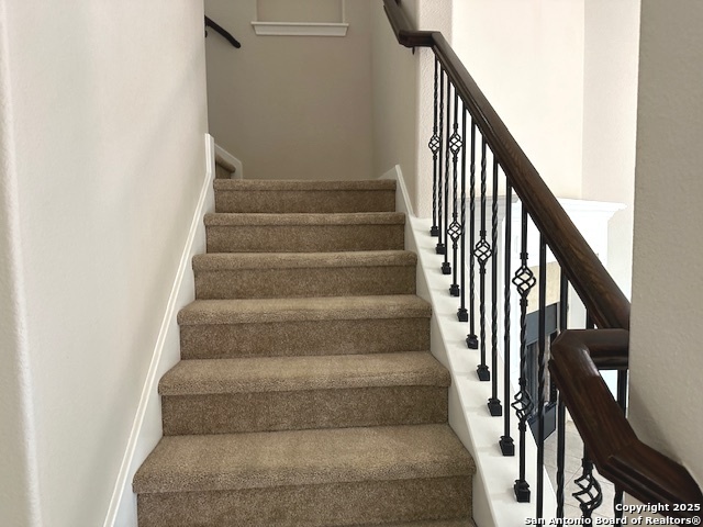 Listing photo id 28 for 3215 Highline