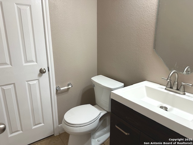 Listing photo id 39 for 3215 Highline