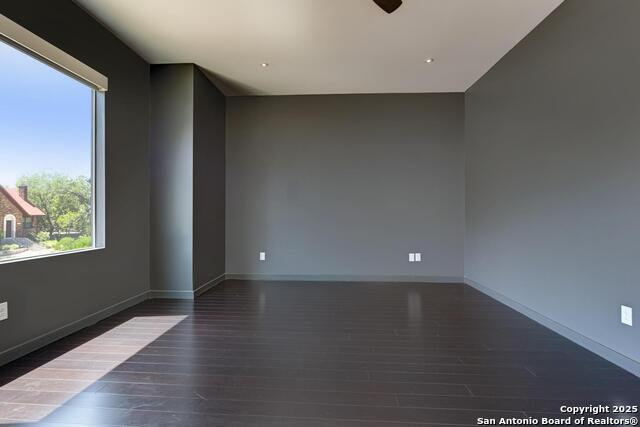 Listing photo id 18 for 119 Marcia  