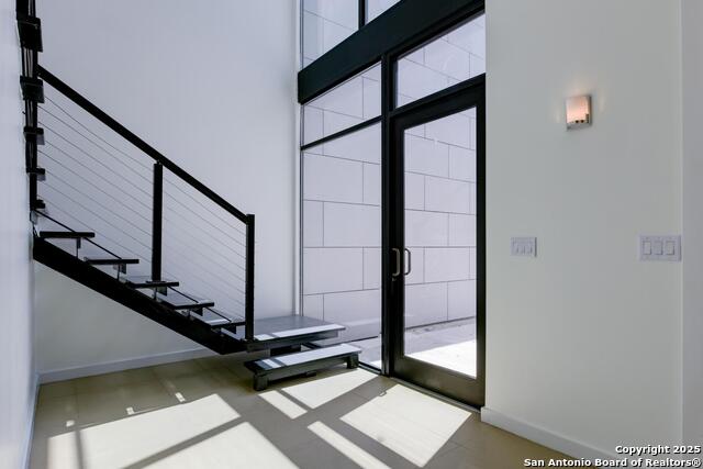 Listing photo id 3 for 119 Marcia  