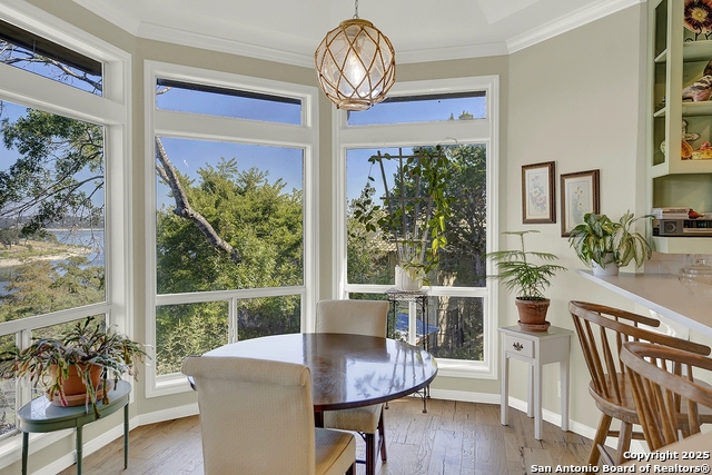 Listing photo id 14 for 2406 Connie  