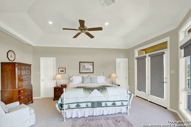 Listing photo id 21 for 2406 Connie  