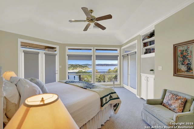 Listing photo id 22 for 2406 Connie  