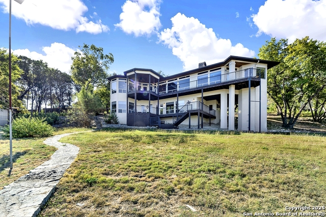 Listing photo id 1 for 2406 Connie  