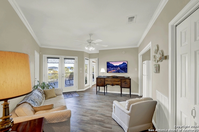 Listing photo id 28 for 2406 Connie  