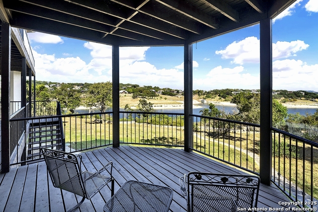 Listing photo id 2 for 2406 Connie  