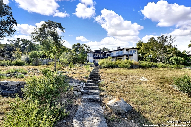 Listing photo id 41 for 2406 Connie  