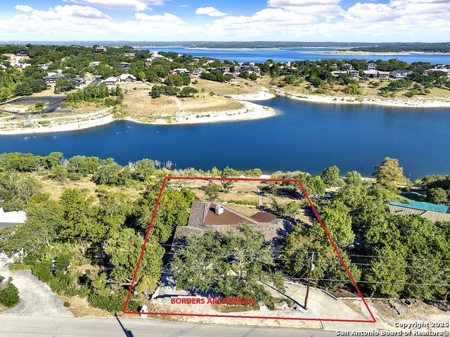 Listing photo id 44 for 2406 Connie  