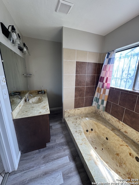 Listing photo id 13 for 1240 Rice Rd