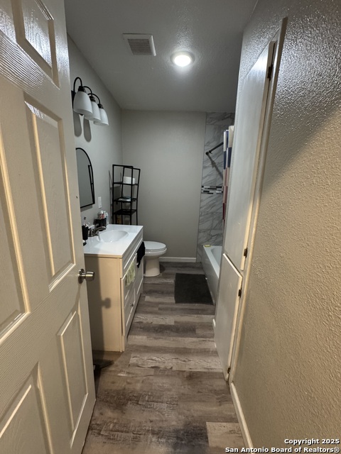 Listing photo id 15 for 1240 Rice Rd