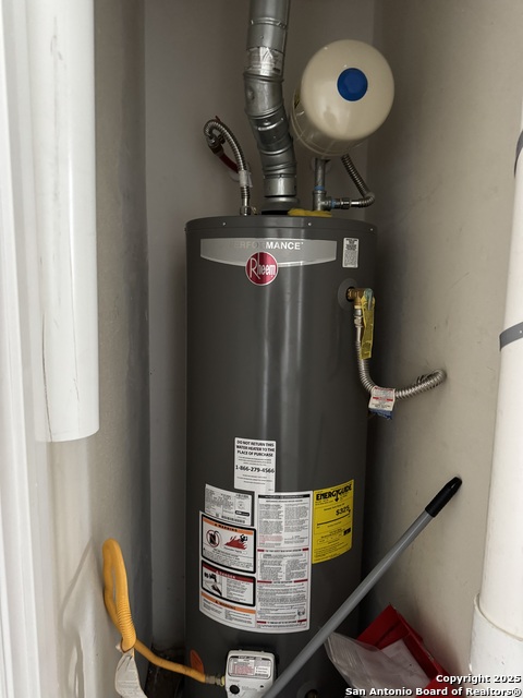 Listing photo id 30 for 1240 Rice Rd