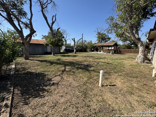 Listing photo id 32 for 1240 Rice Rd