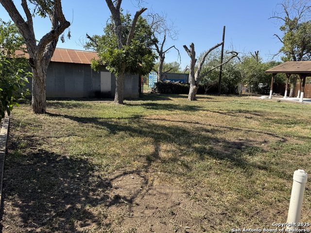 Listing photo id 33 for 1240 Rice Rd