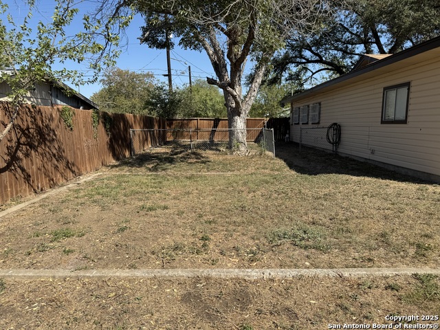 Listing photo id 35 for 1240 Rice Rd