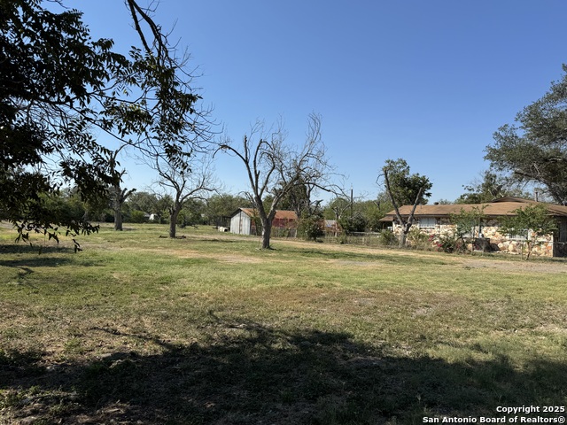 Listing photo id 38 for 1240 Rice Rd