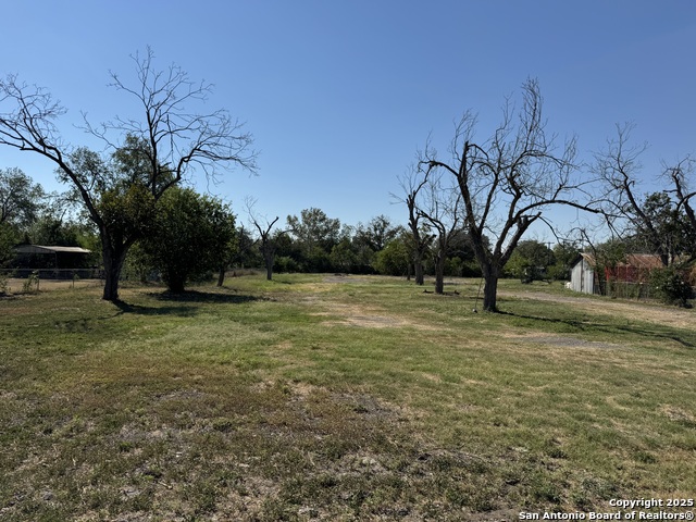 Listing photo id 39 for 1240 Rice Rd