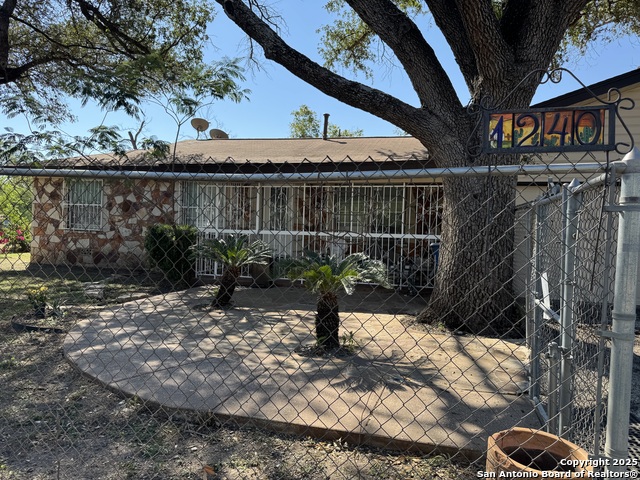 Listing photo id 42 for 1240 Rice Rd