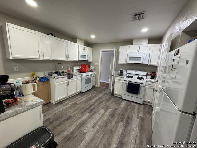 Listing photo id 5 for 1240 Rice Rd